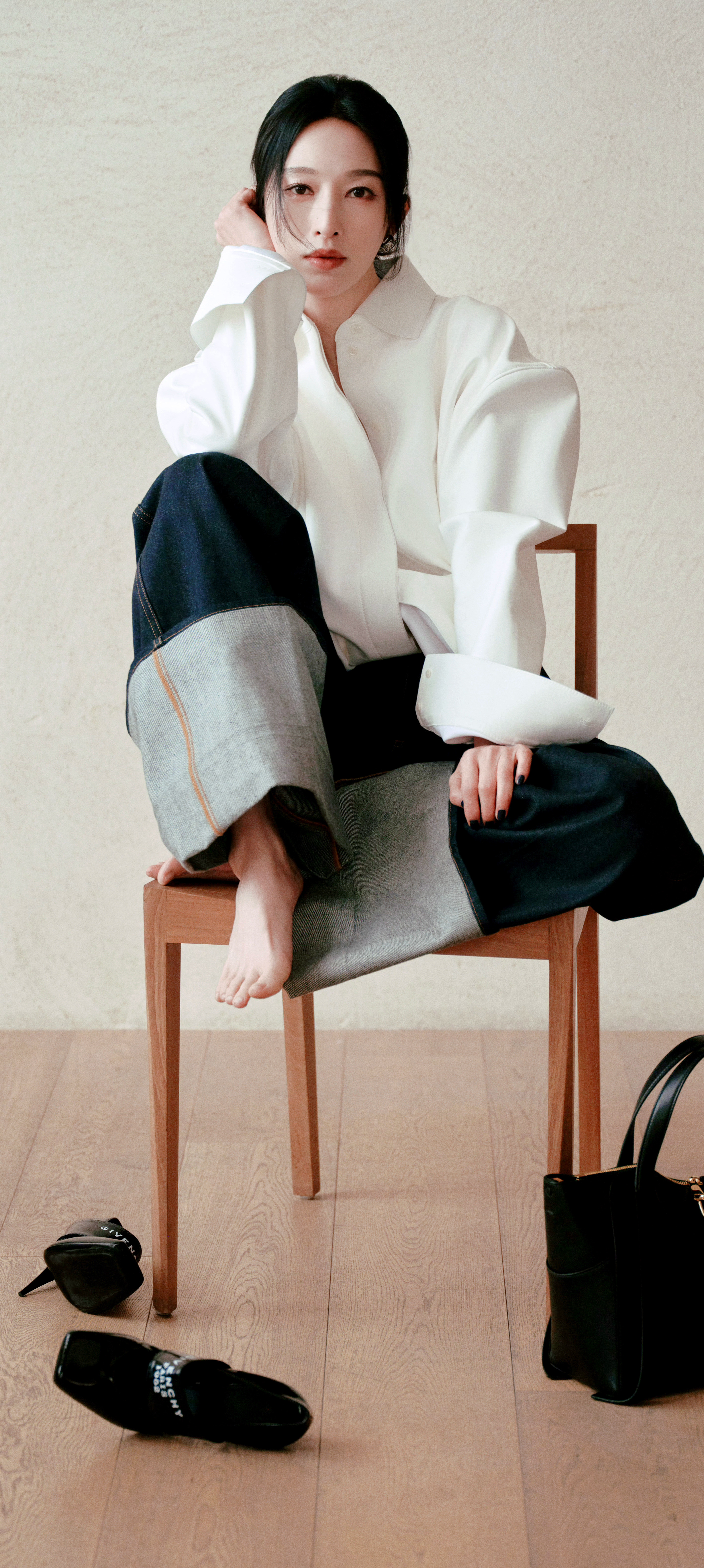 张俪熟悉的朋友会发现少点什么~