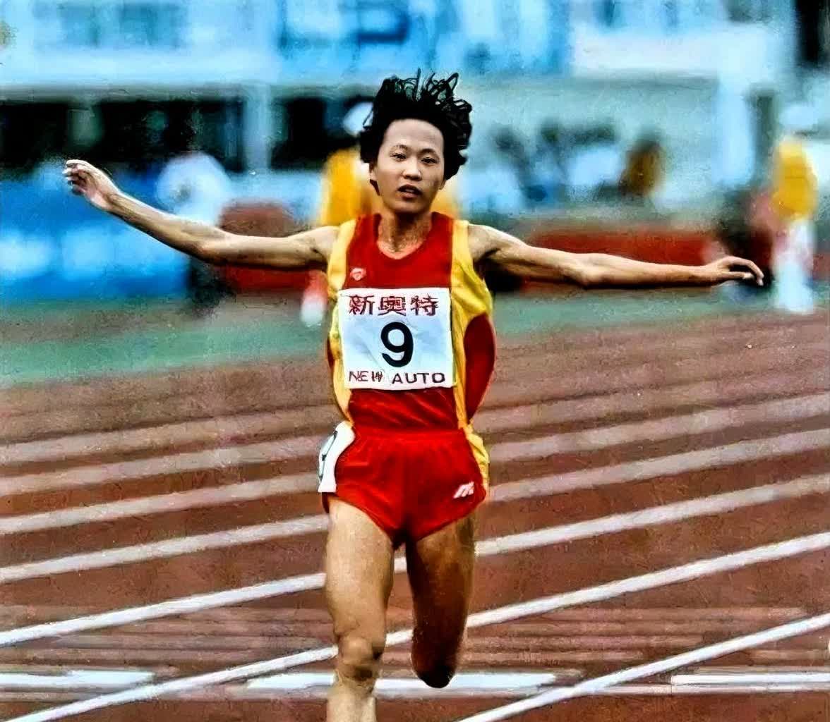 中国体坛含金量最高的4位世界纪录保持者：1、潘展乐，男子100米自由泳4