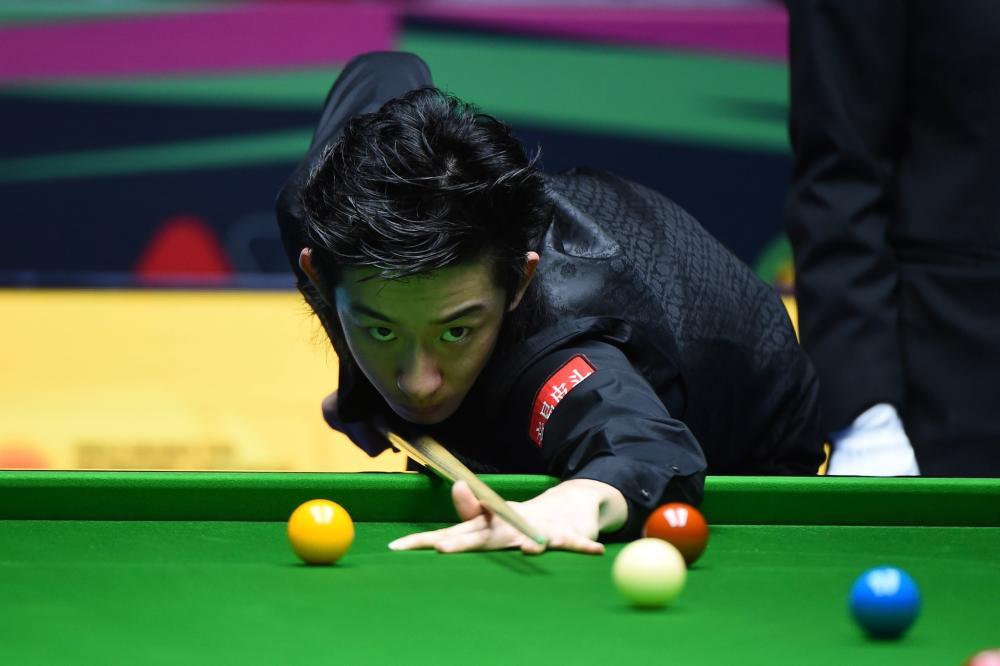 北京时间12月1日，斯偌克英锦赛继续进行，一场焦点比赛，中国小将吴宜泽对阵霍尔特