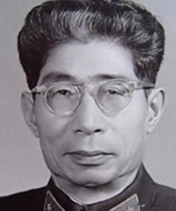 1967年,许世友到北京开会,一开国上将笑着和他打招呼,他理都不理,对方只能尴尬