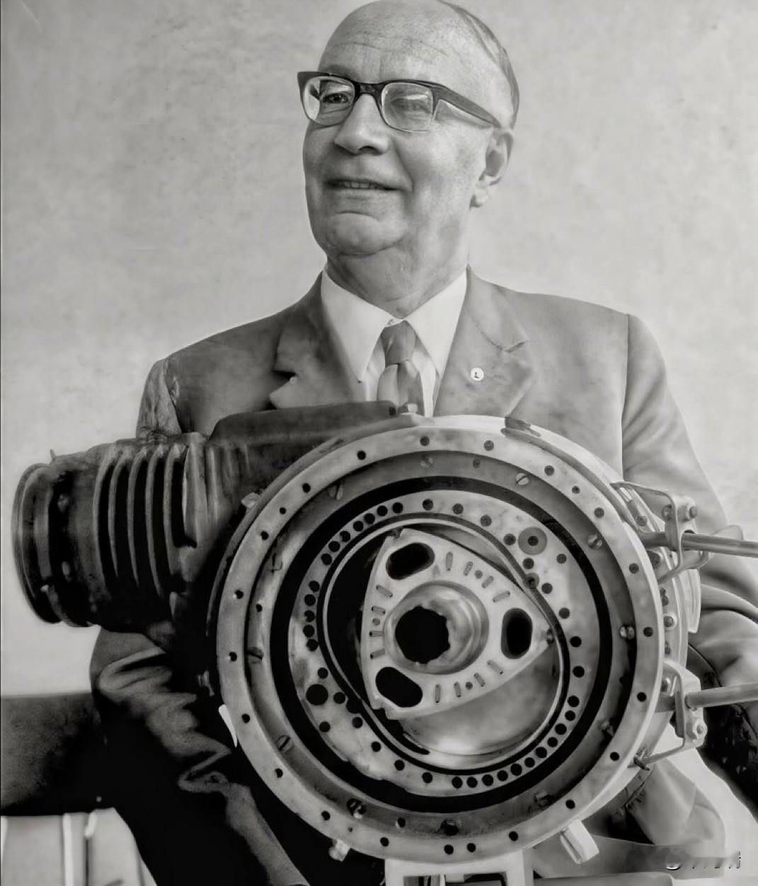 费利克斯·汪克尔（FelixWankel）是一位德国工程师和发明家，他最著名的