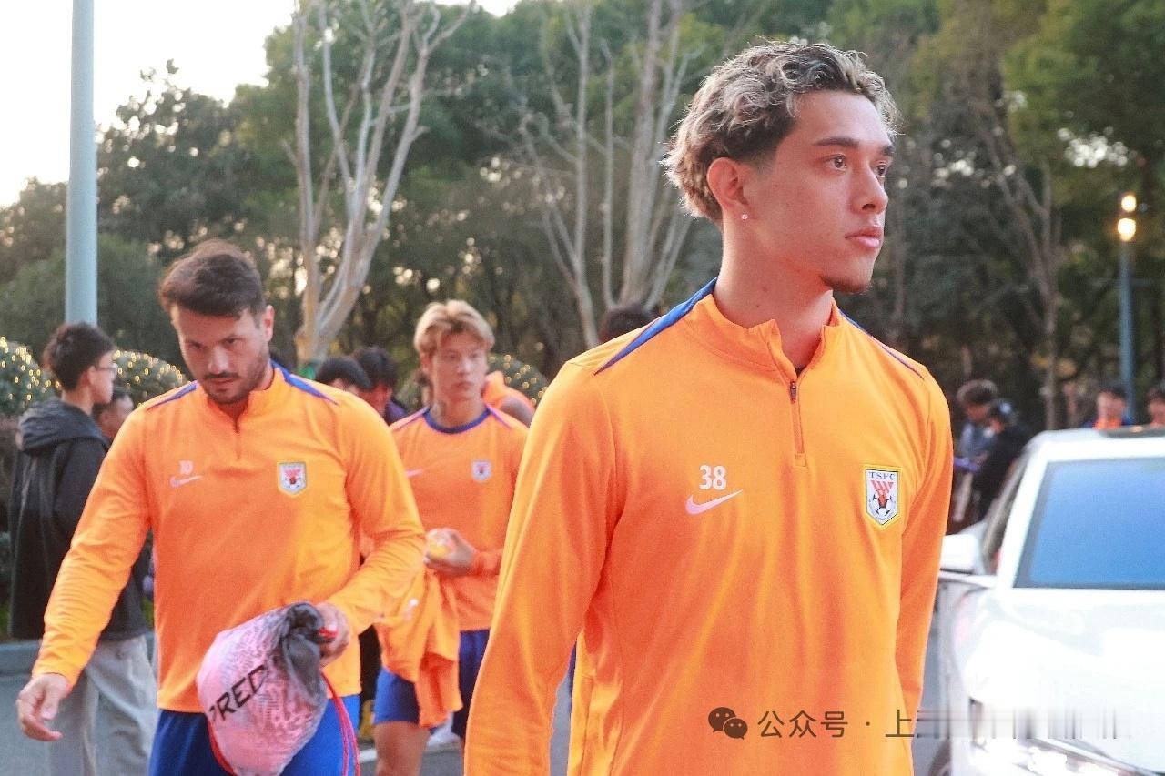【热身赛】今天下午3：00，在申花队康桥基地，山东泰山队VS宁波队（原上海嘉定汇