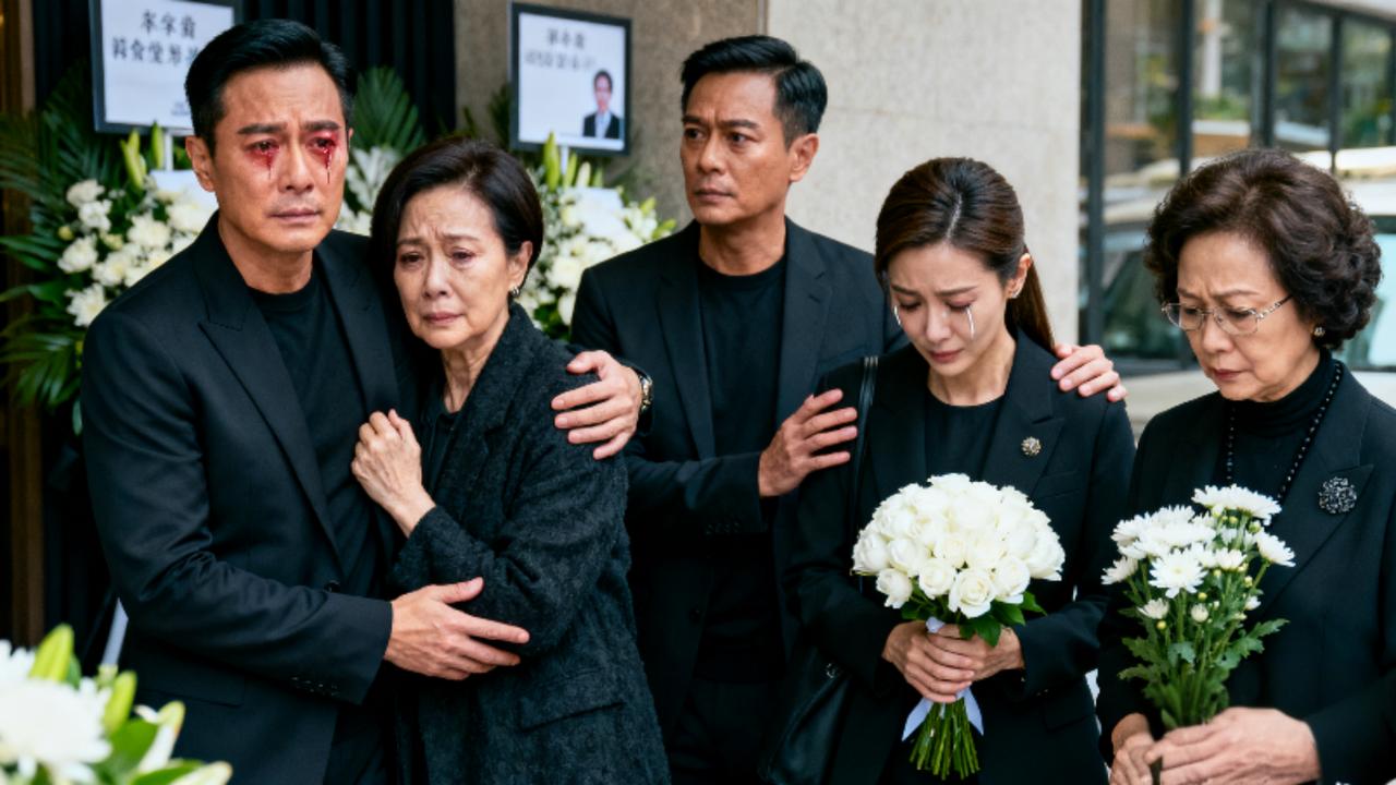 破防！欧阳震华黑衣扶灵送许绍雄，《赌场风云》三兄弟终成绝唱，半个港圈泪送欢喜哥