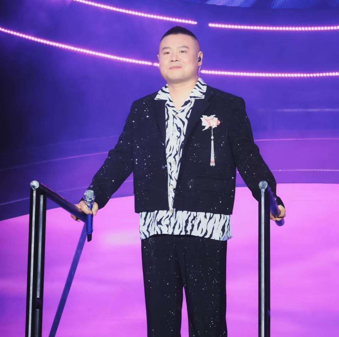岳云鹏开演唱会是为了挣钱吗？第一，岳云鹏开演唱会本来就不是为了挣钱，第二，开演
