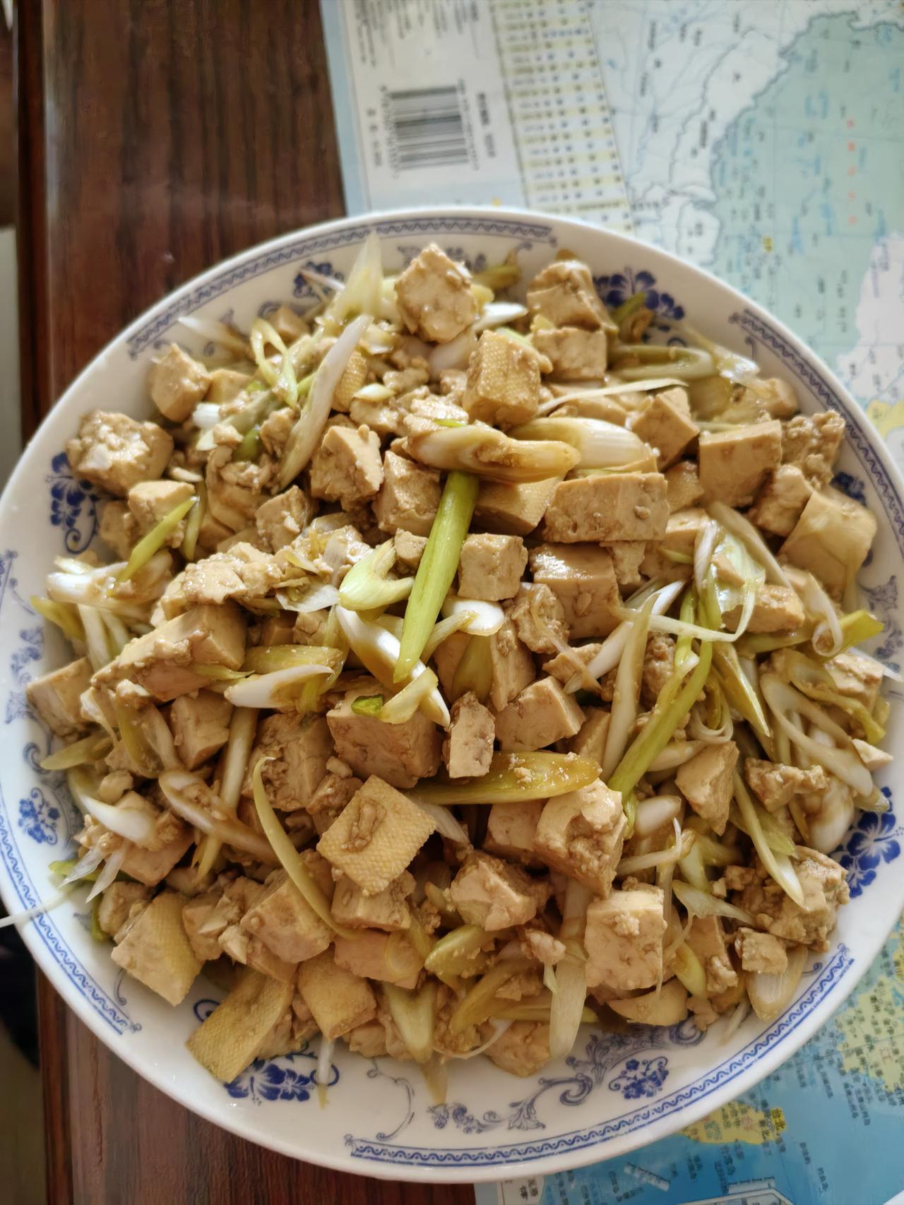 咱就说晚餐要吃的清淡一些，可是这也过分的清淡了吧。昨天和老伴说晚上不要大鱼大