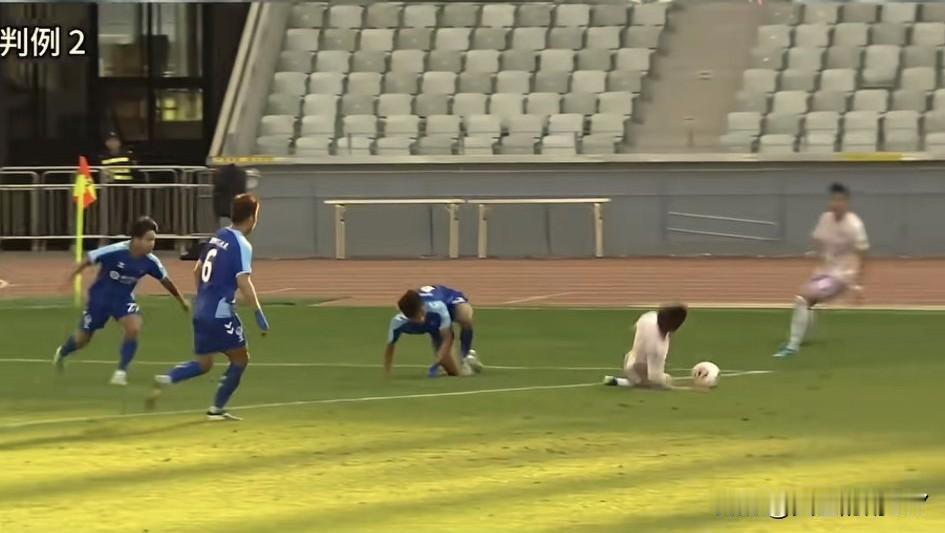 中国足协对在上一轮中超和中甲联赛中存在争议判罚的比赛进行了重新认定。其中，在陕