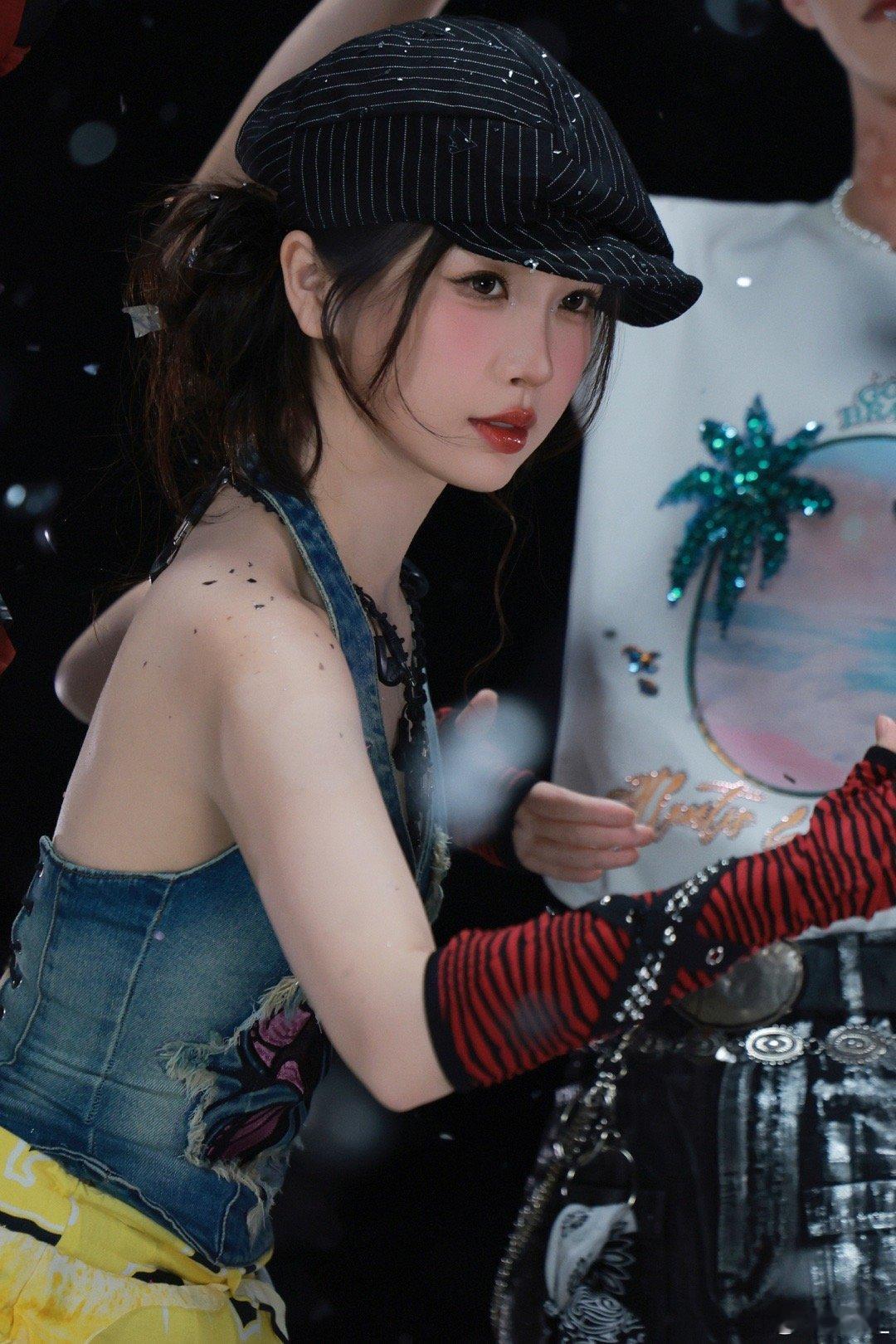 虞书欣女神好火，老有🐸想蹭