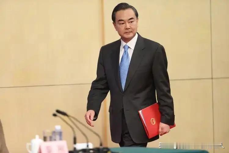 “武力介入台海，日本全国都有沦为战场的风险！”中国军方这次史无前例的公开宣告，不