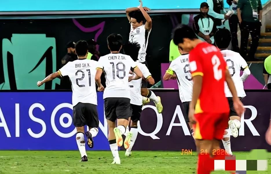 韩国媒体盛赞中国队，韩媒表示：“中国队踢疯了，3比0完胜越南，挺进U23亚洲杯决