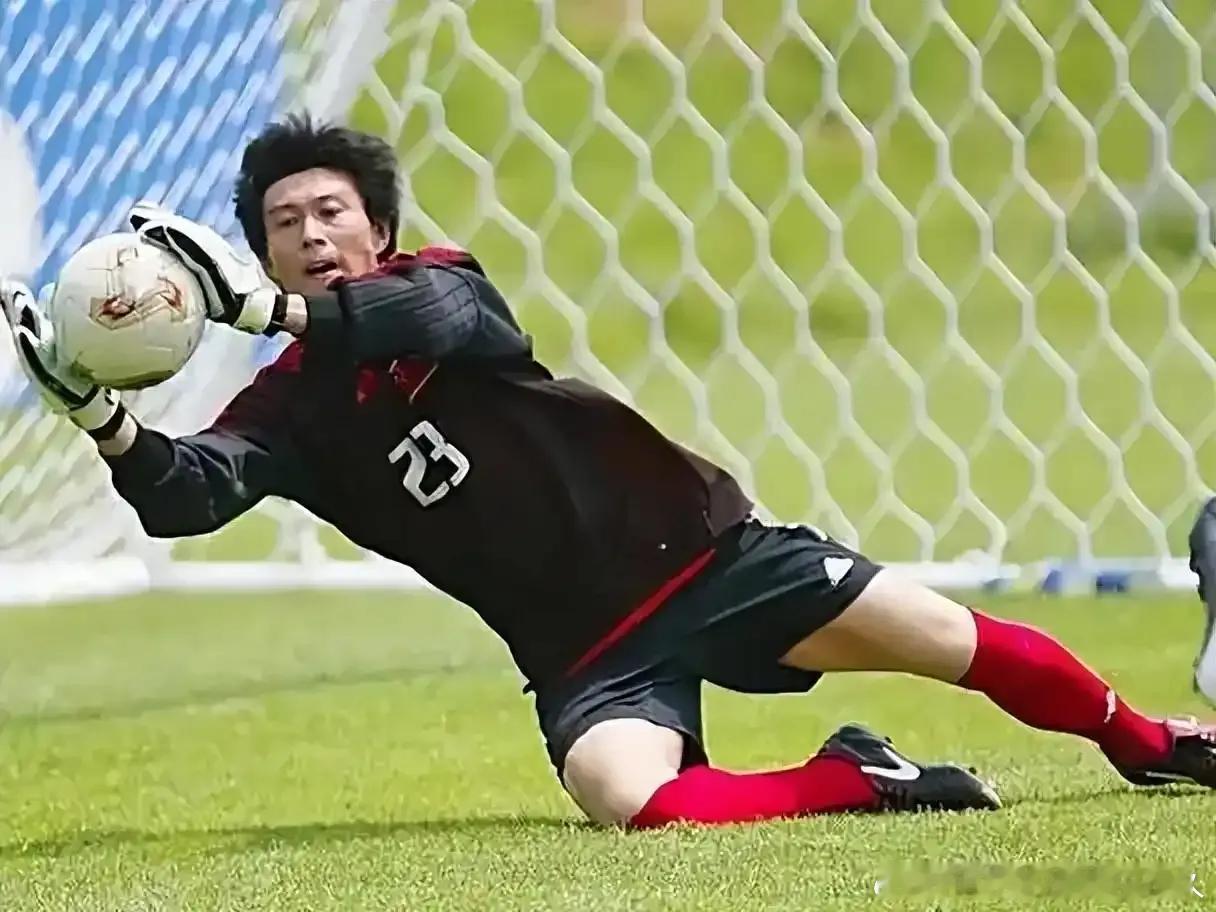 中国男足上世纪九十年代到现在哪位主力门将状态最好？1：区楚良1992—2002