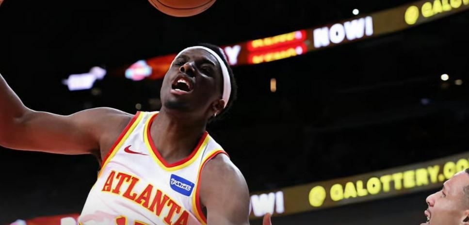 马刺坚持要换奥孔古，因为他们看到了一个所有球探报告都没写的关键数据。不是身高，