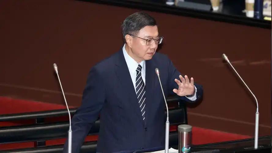 果不其然！卓荣泰再拒副署两法案，傅崐萁成大赢家 8月17日，卓荣泰又挡下了两