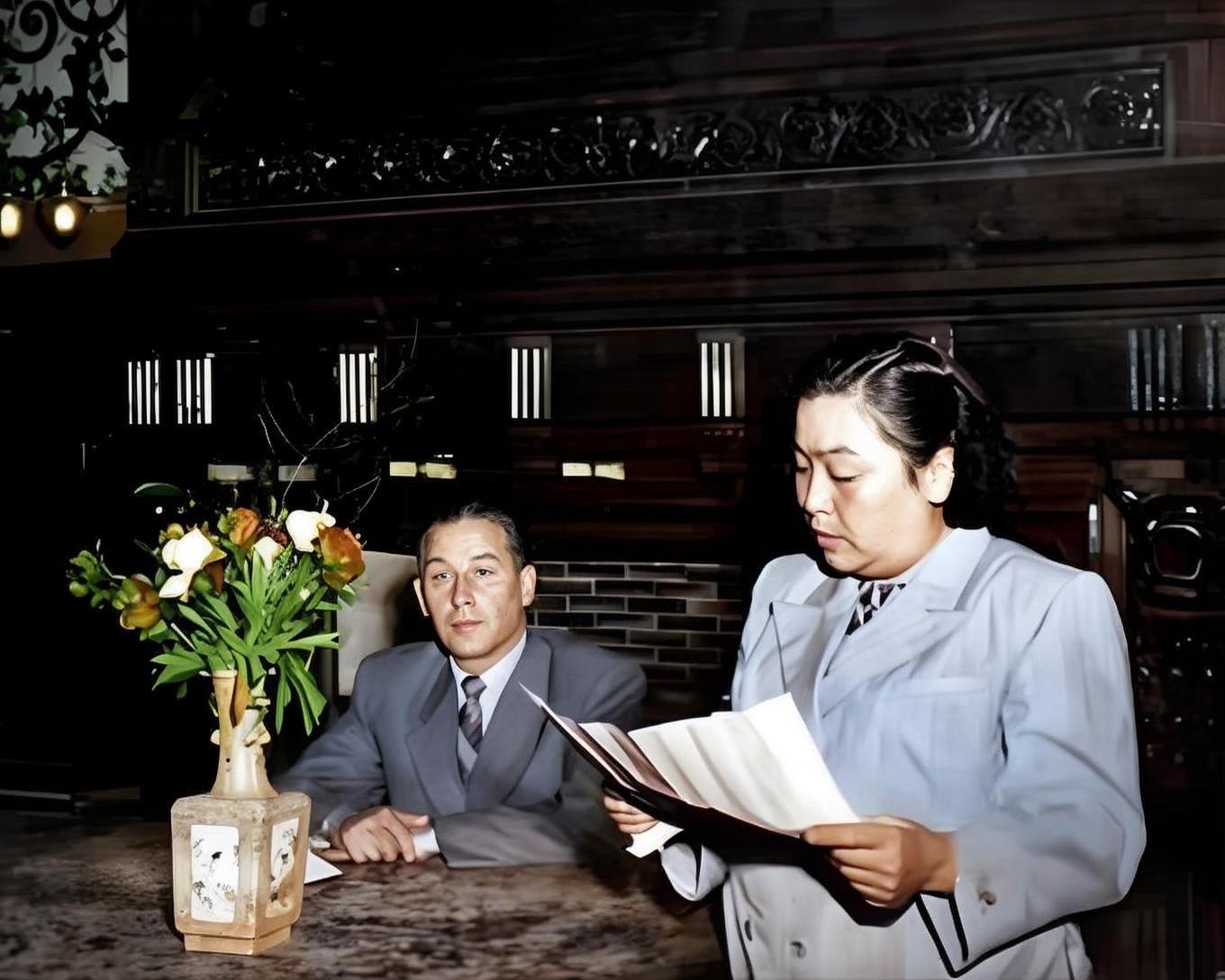 苏联驻华大使馆代表斯大林奖金委员会，于1952年6月7日在大使馆举行受奖典礼，以