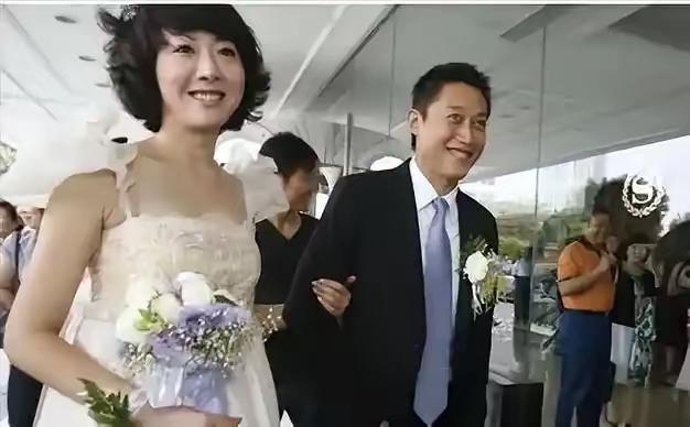 西安24岁女子患严重肾病，她走投无路发起征婚：“谁捐我肾，我愿嫁他！”众人怒斥她
