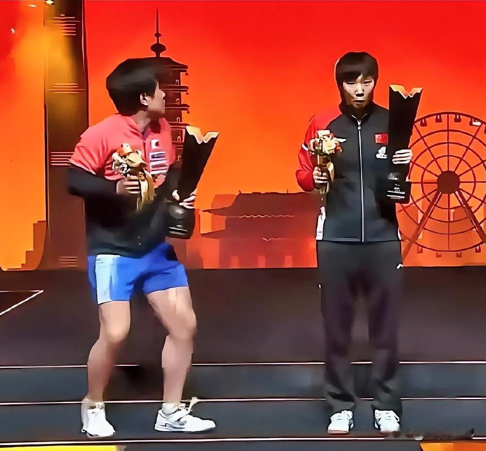 敢说，张本的神经系统绝对有问题，要么，不会表现得这么惊炸，低级到丑化了一个男人的