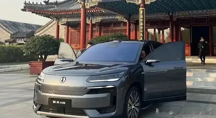 不管你信不信，这就是活生生的现实啊！2014年比亚迪卖出了43.77万辆车，