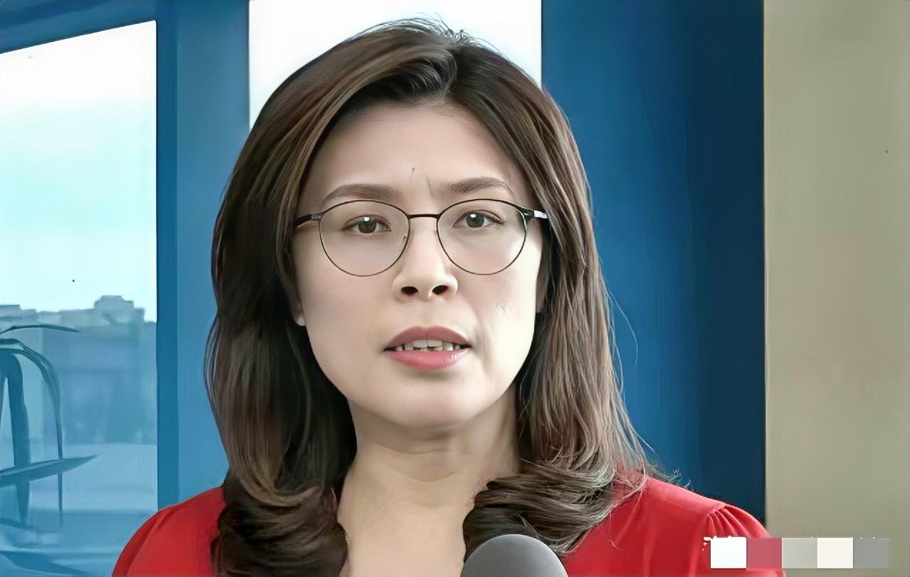 郑丽文这操作真够有意思的。之前她在节目里那可是把话放得很狠，可现在她开始给自己打