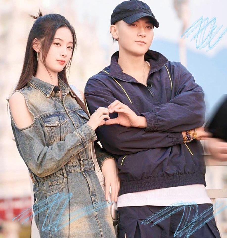 黄子韬求婚徐艺洋，这事儿算是彻底藏不住了。之前直播里急赤白脸地否认，一口一个“