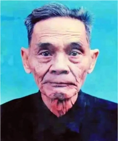 1988年，在台湾潜伏42年的地下党利用假身份回到大陆，到家后他才知道，当年新婚
