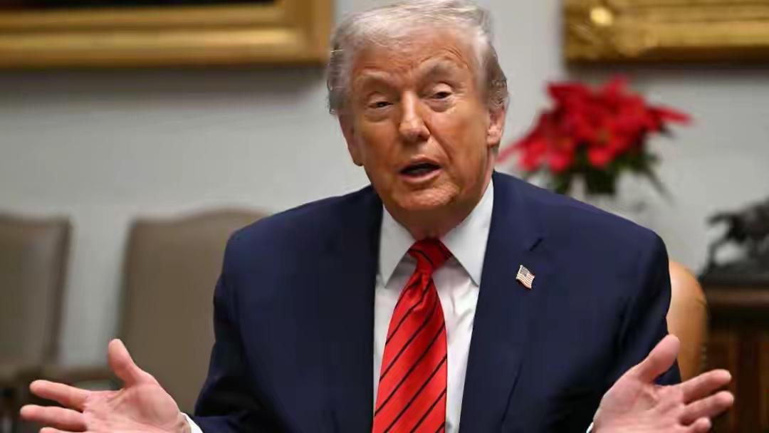 特朗普咽不下这口气，一次拉上8个国家，对中国的包围网又来了2025年12月，