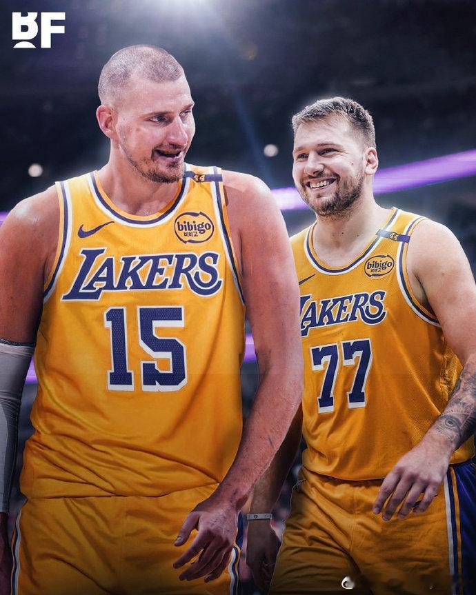 #曝湖人将全力追逐约基奇##湖人##NBA#这是准备给全白阵容再添一员啊，不过掘金不会放走约老师吧​