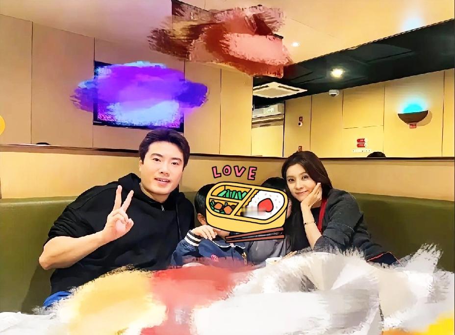 一大早被梁靖崑甜到，谁说梁甜甜不善言辞，人家只是采访的时候不会说，对于老婆