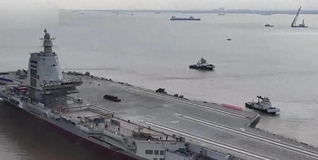 中国核航母要来了！核动力有哪些优势，会不会存在哪些不足？福建舰海试传来