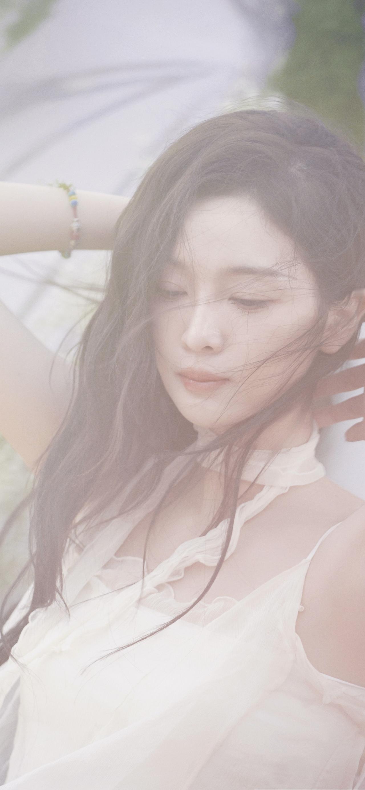 美女壁纸-第6228期-吴宣仪