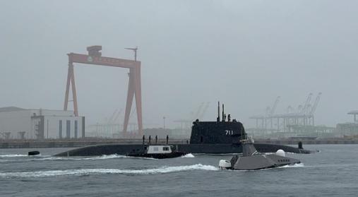 就在刚刚。 台“国防部”正式宣布。 2月6日，台湾省防务部门宣布：自造潜