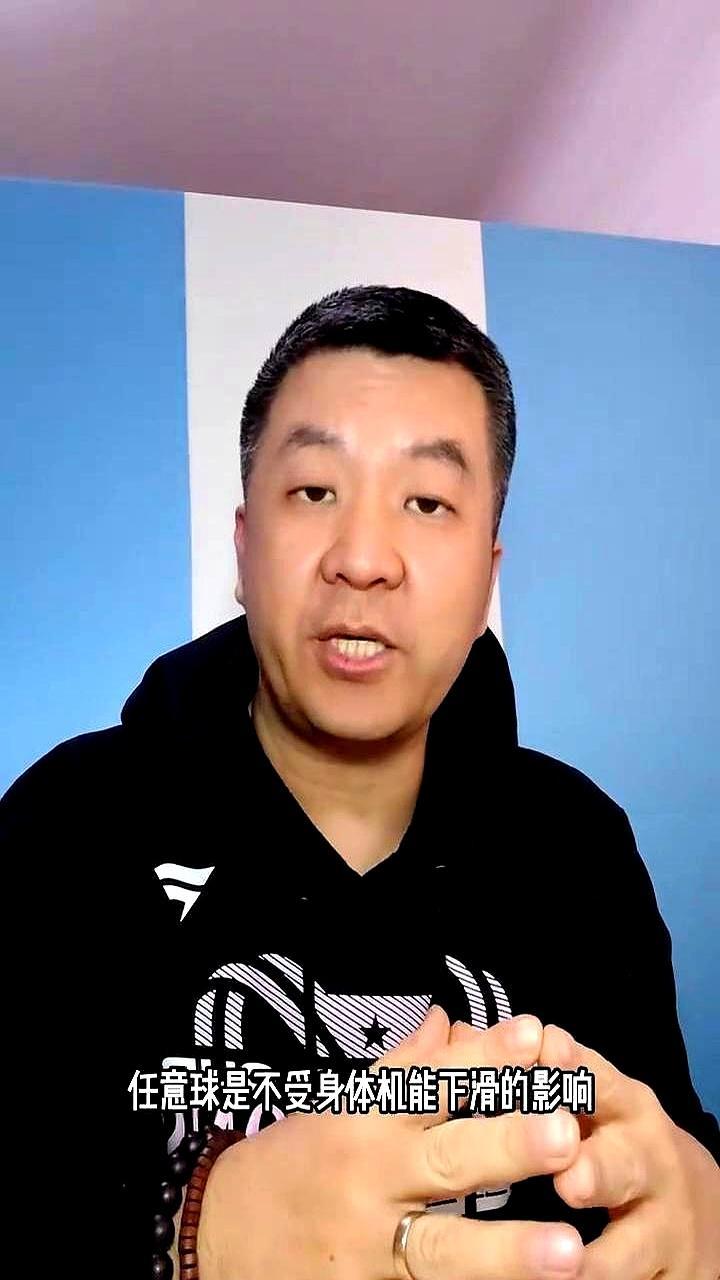 他离历史第一只差8个球了。对手在30米内犯规，手都在抖。你知道梅西在迈阿密