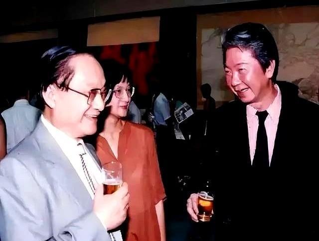 蔡澜说，他这辈子吃过最“吓人”的一顿饭，是在金庸家。那年他特地登门，说是