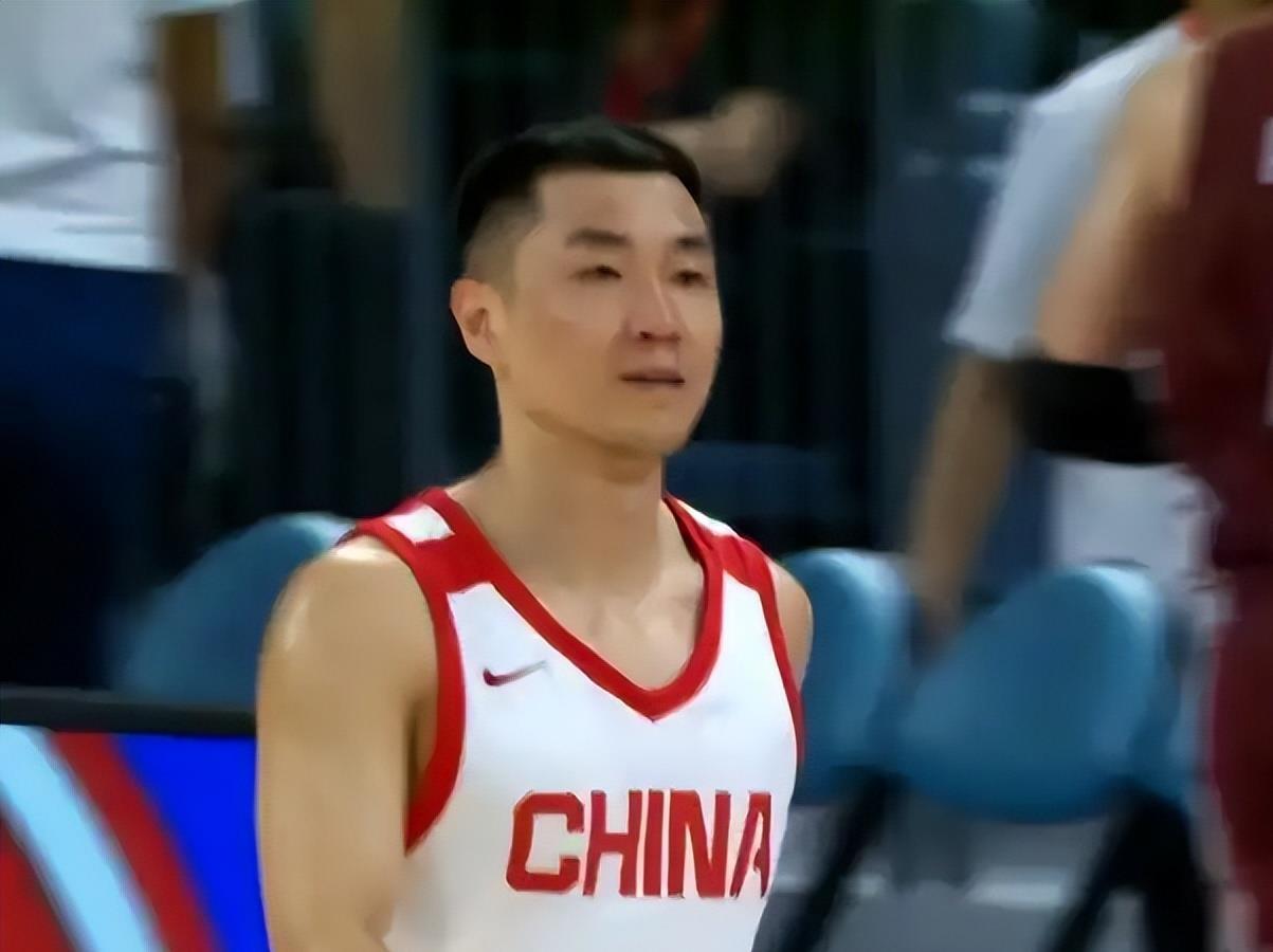 不得不说，中国男篮主教练郭士强不用孙铭徽而用高诗岩，是有原因的。首先，孙铭徽在