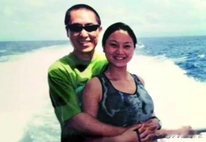 当年，19岁陈婷带着50岁张艺谋回无锡老家，陈妈妈一看张艺谋，很是惊讶：“婷婷，