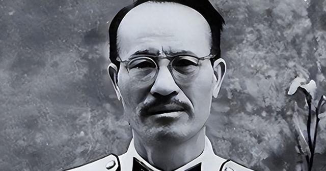 1955年，袁也烈被授少将军衔，他曾经的警卫员被授大将，学生、俘虏被授元帅，但他