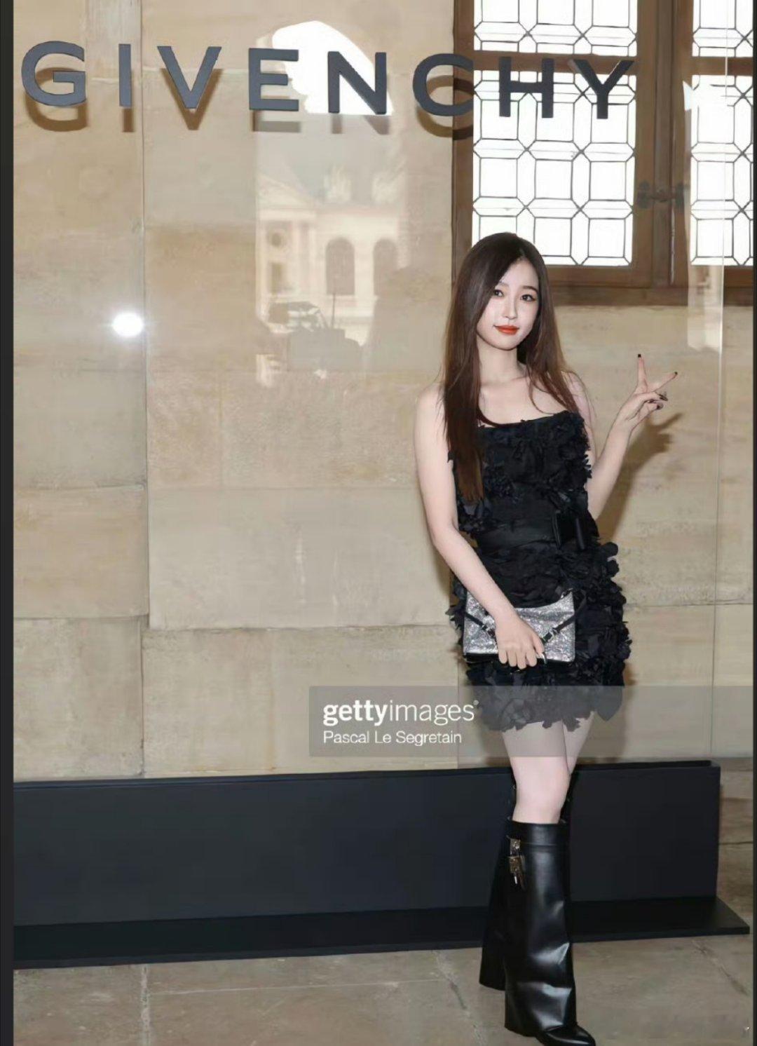 虞书欣赵露思性感生图极致反差