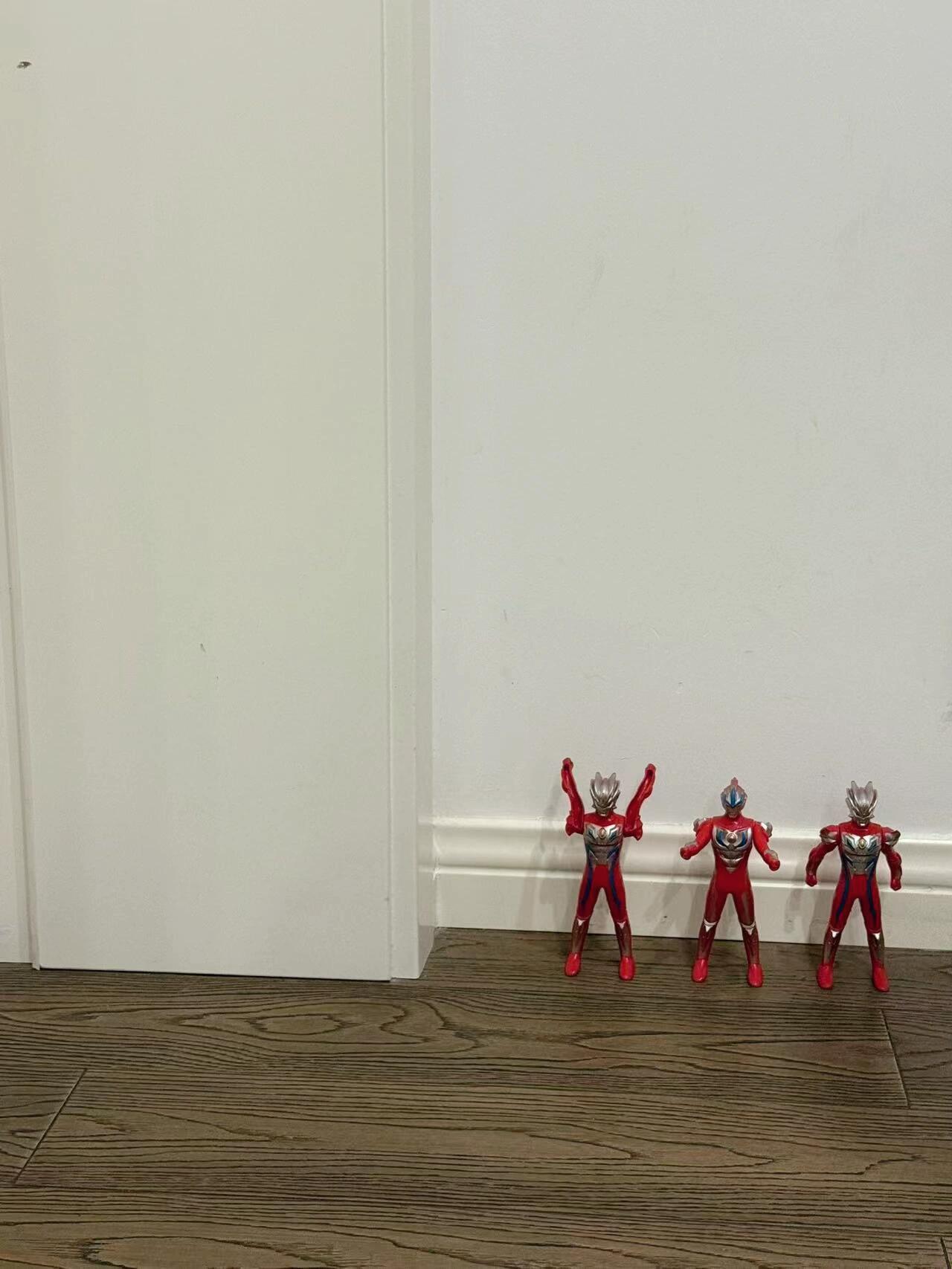 养娃后所有不合理都变合理了睡觉是有奥特曼站岗的塑料水果也是要保鲜的春风里派对