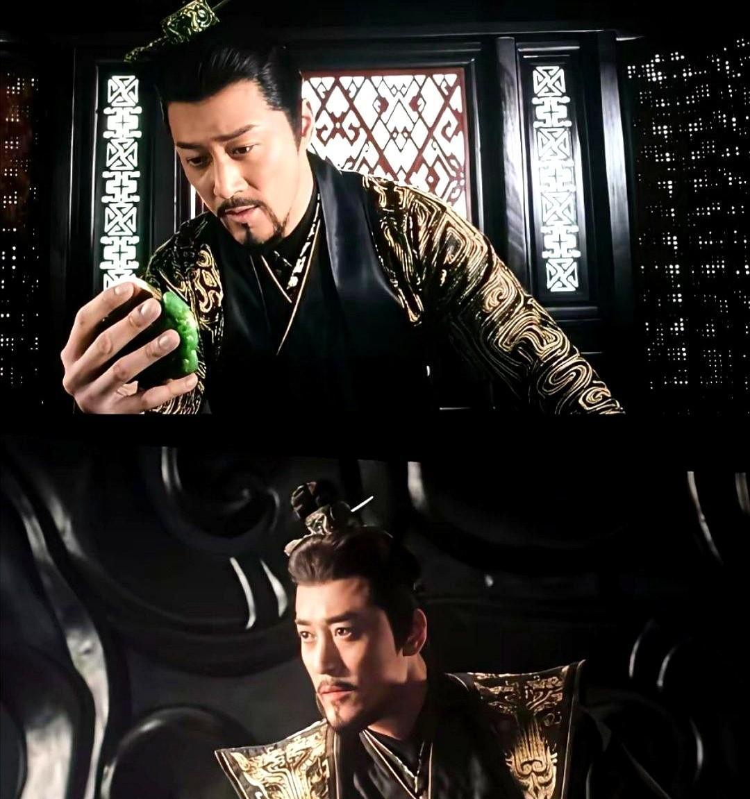 《寻秦记》里，嬴政得知只剩十年寿命。他没哭，没瘫。眼神瞬间淬了火。他嘶吼着