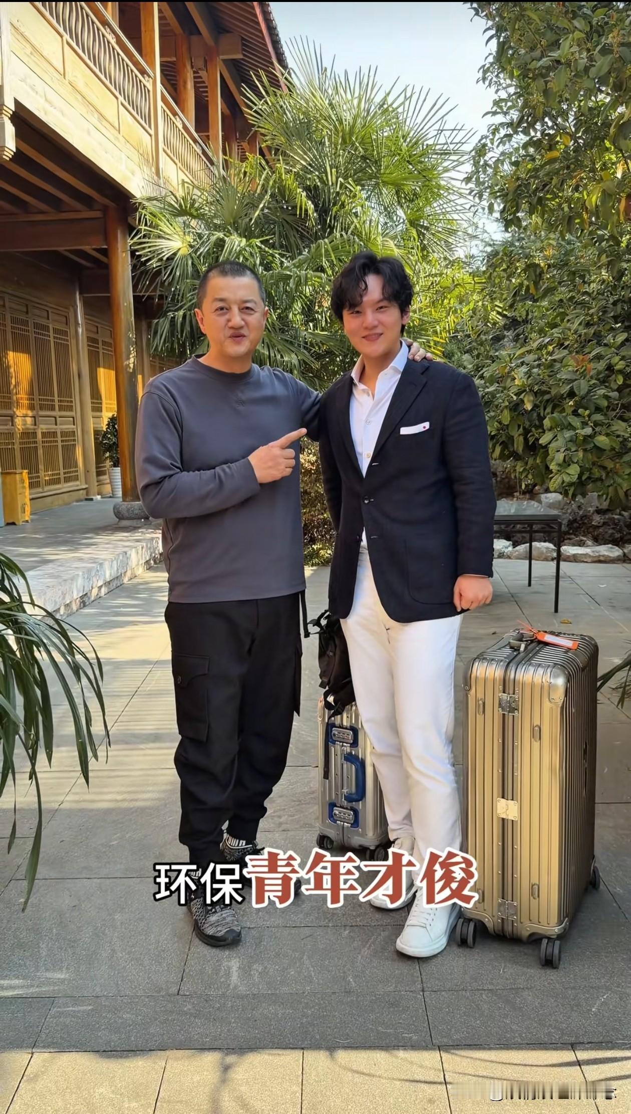 大年初六，李亚鹏在云南和陈光标家人相聚，还为陈环保送行。陈环保是陈光标的