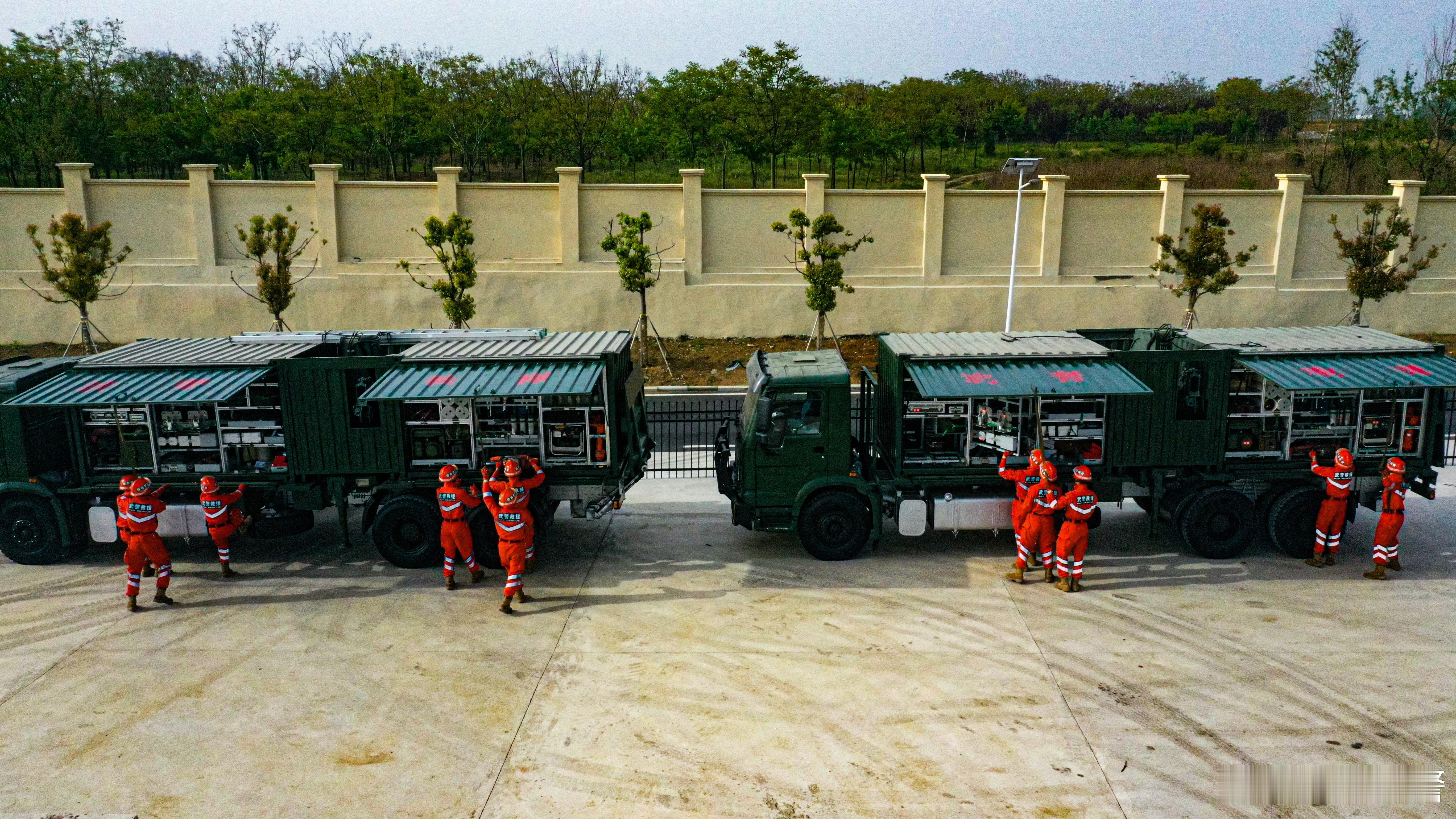 额，某种意义上是（救援）器材运输车