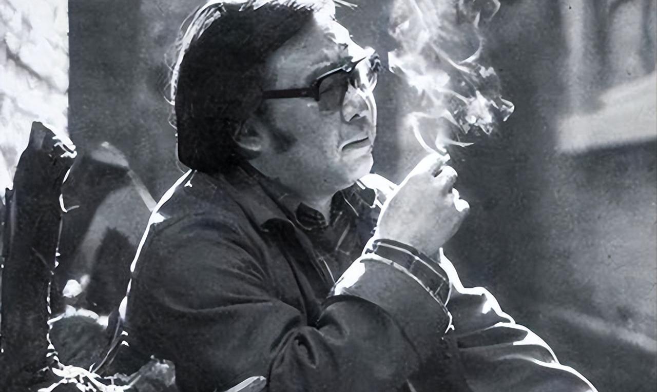 1992年11月17日，路茗茗的父亲路遥逝世，同年，她跟随母亲林达移居北京。之后
