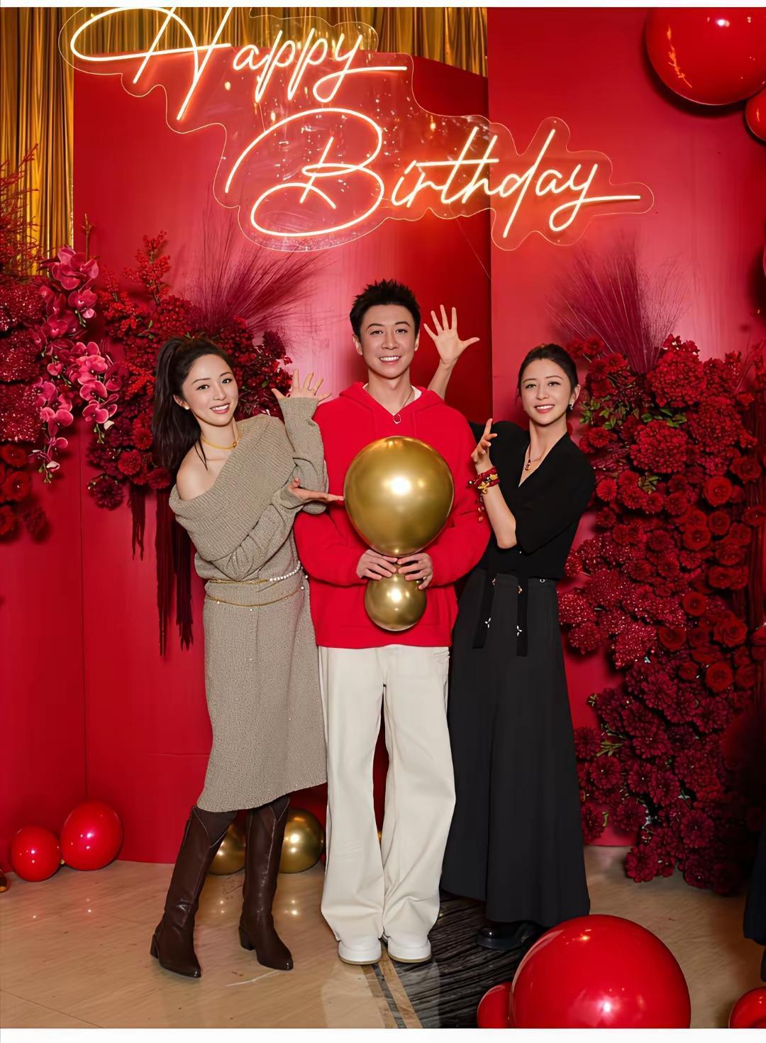 请大家判断一下张维伊右边的黑衣服美女大概率应该是张维伊的亲妹妹眉眼之间相