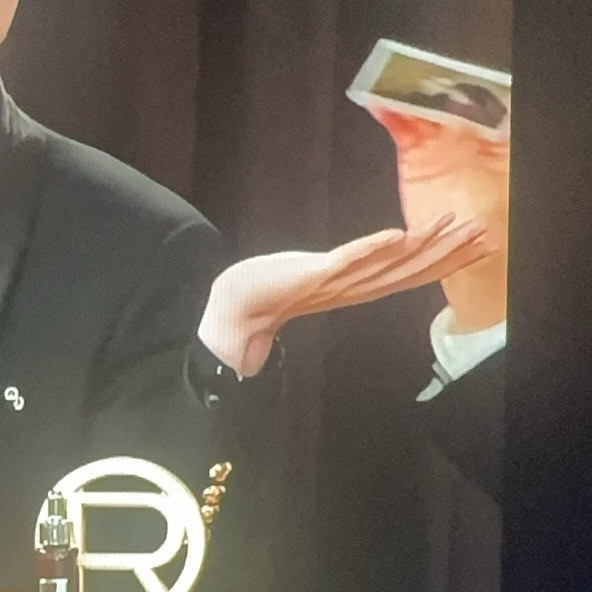 啊啊啊啊魔术穿帮了咋那么搞笑（郝文辉这个托是真不行😂