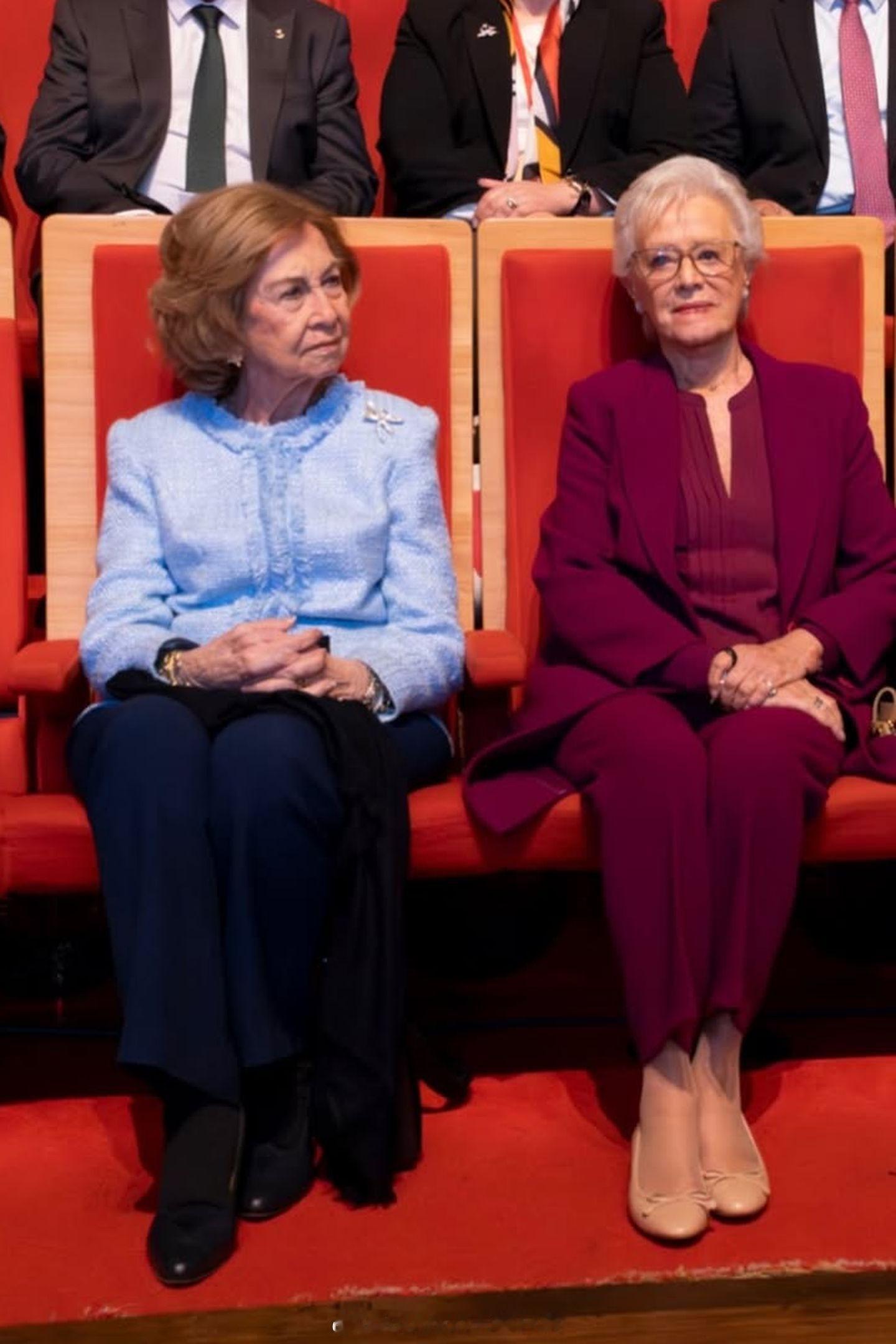 西班牙王室4月14日，索菲亚王后在法国里昂出席第37届全球阿尔茨海默病大会全