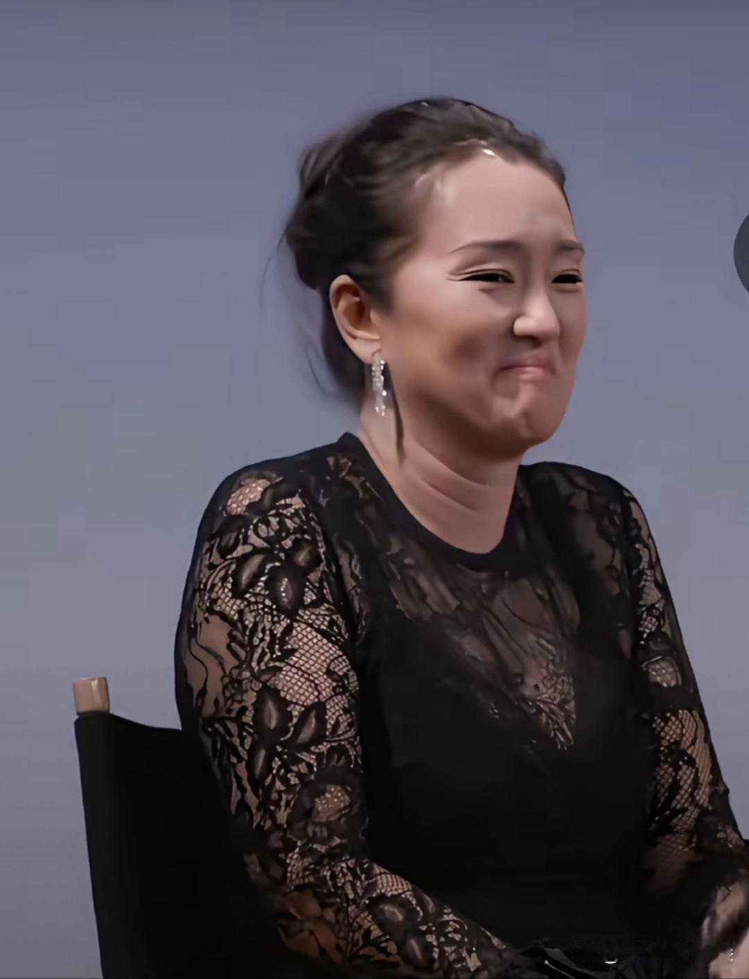 巩俐的年龄感上来了，看着像个老太太。