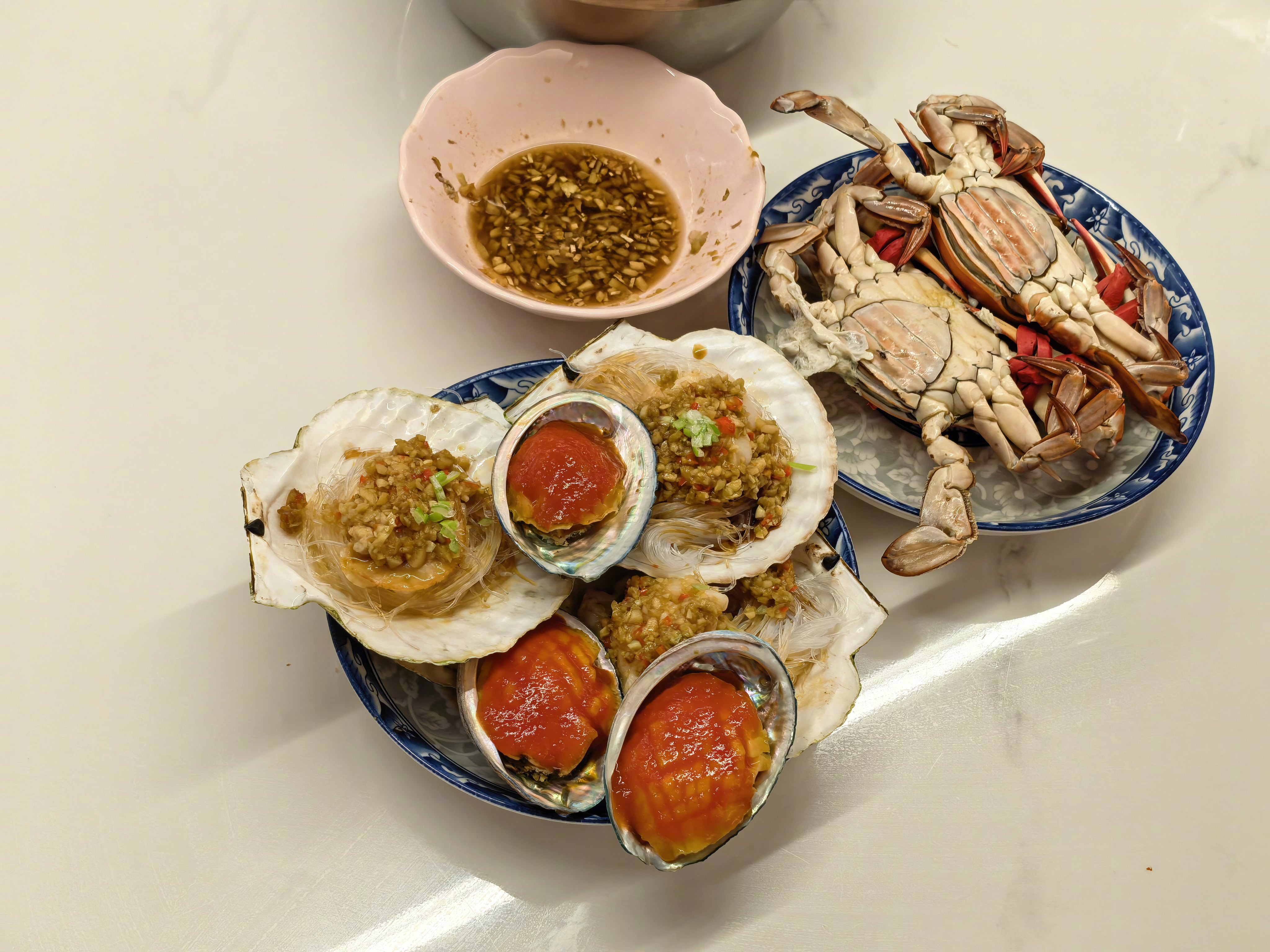 下班回家，家人做了海鲜，吃一口真幸福。