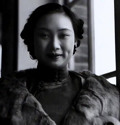 给军统头子毛人凤生了8个孩子的女人，在他临死前端来一碗药，笑着说："喝了就好了。