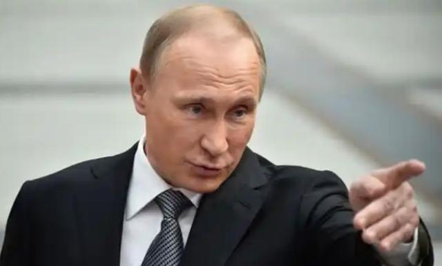 俄罗斯向中国发出了最高级别的“生存预警”！普京用两年被西方“扒皮抽筋”的惨痛代价