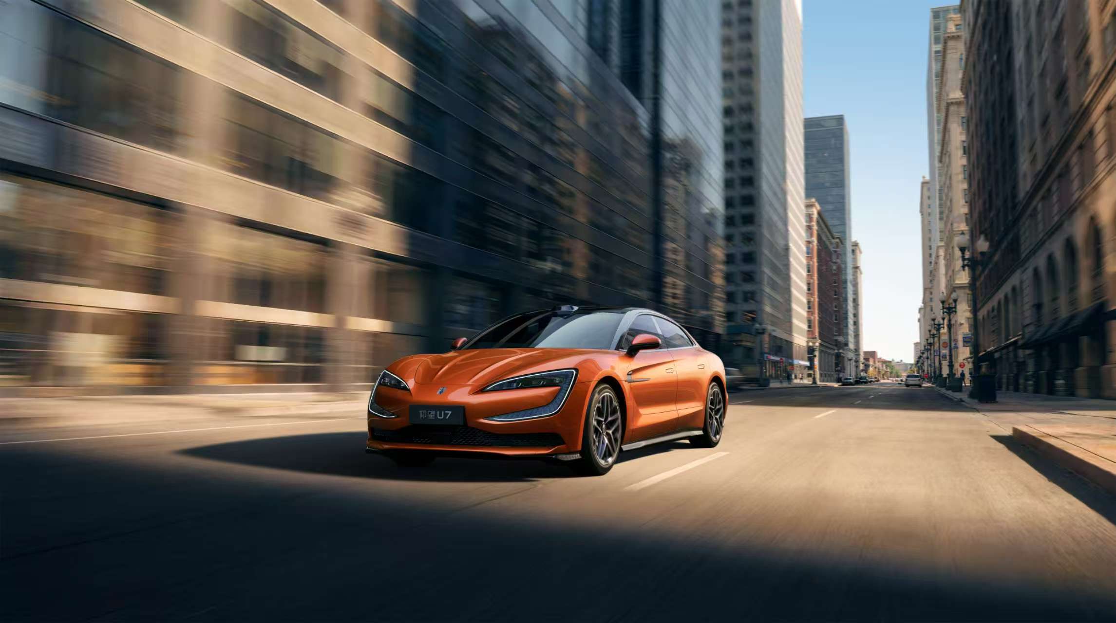 昨晚看完仰望发布会，最大的感受是：比亚迪这次是真把纯电的“死穴”给点了。以前聊