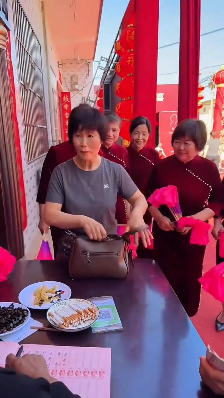 哎呦我的妈，哈哈。