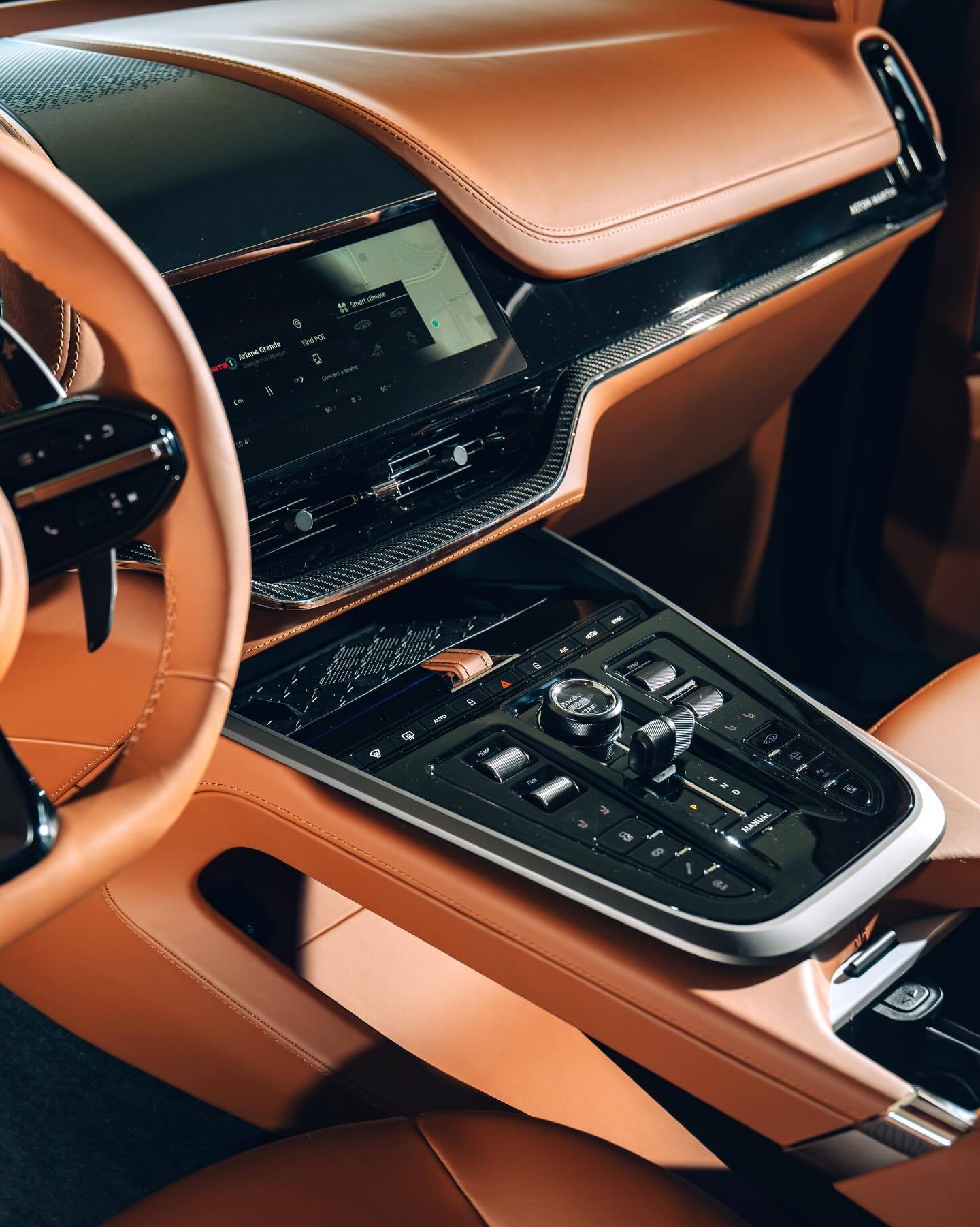 AstonMartinDBX707astonmartin阿斯顿马丁阿斯顿马丁